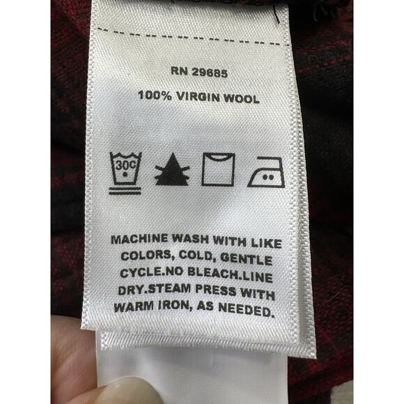 Women’s Pendleton Board Shirt 100% Virgin Wool Sz M Red Ombre Plaid Button Up - Picture 8 of 9